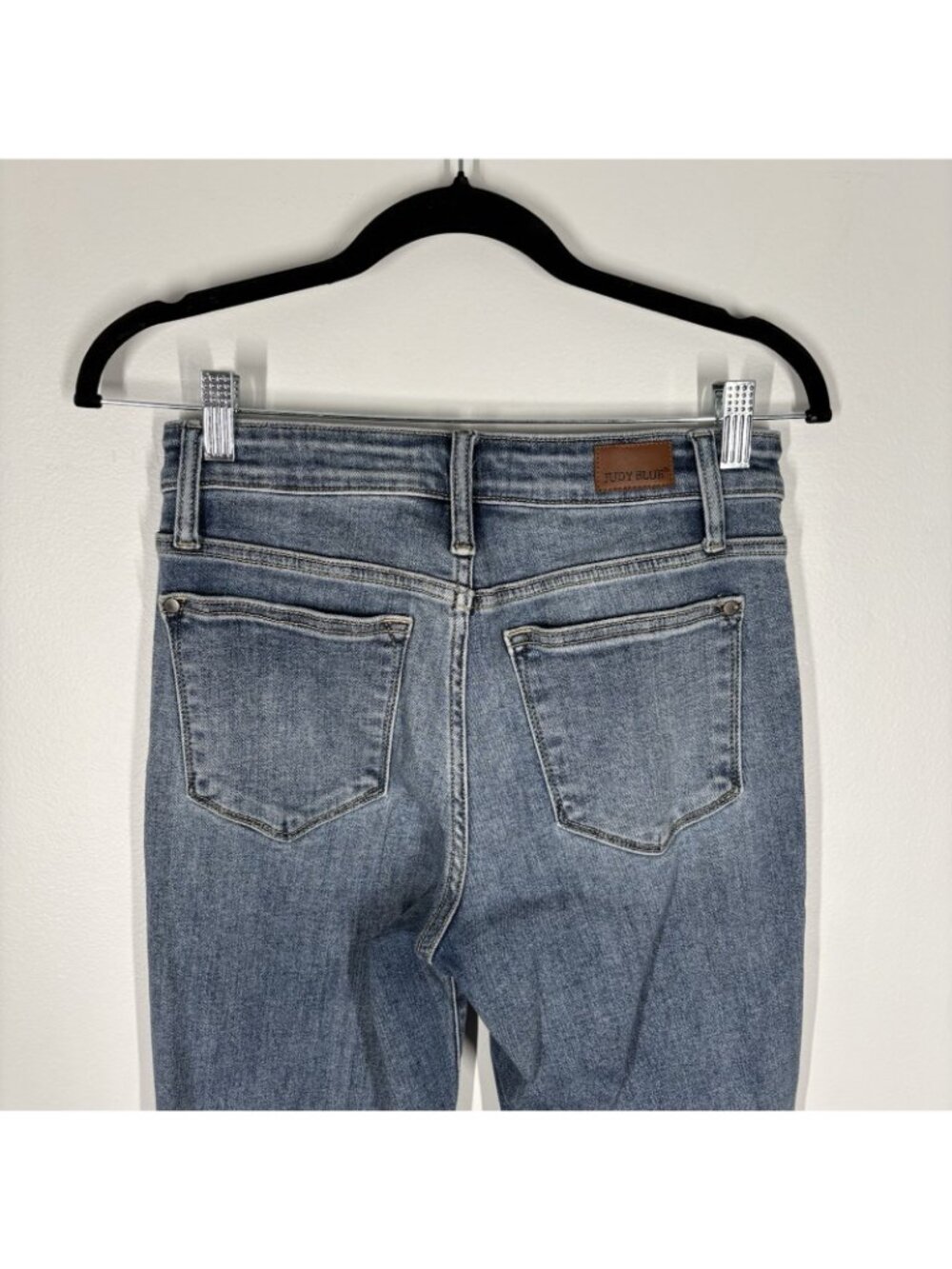 Judy Blue Women Size 3/26 Mid-Rise Bleach Wash Boyfriend Fit Jeans 82335 - Picture 8 of 13